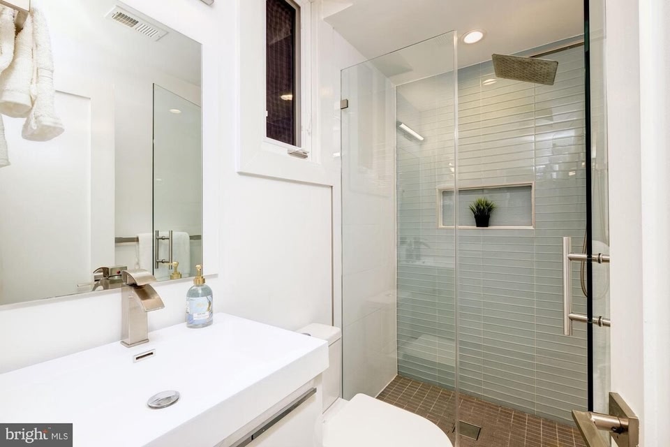Best Location EVER! 2BR/2BA, Pet Friendly, Washington, D.C. Hotels ...