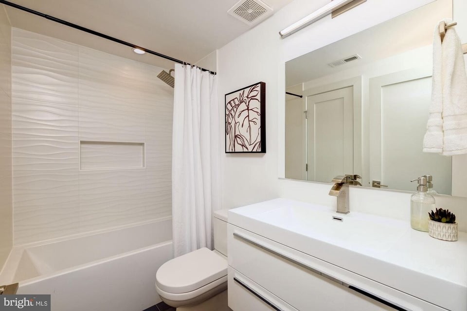Best Location EVER! 2BR/2BA, Pet Friendly, Washington, D.C. Hotels ...