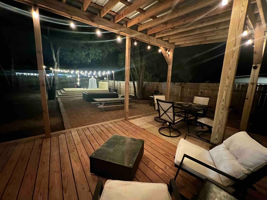 3/2 With Backyard Oasis -Pool/Spa