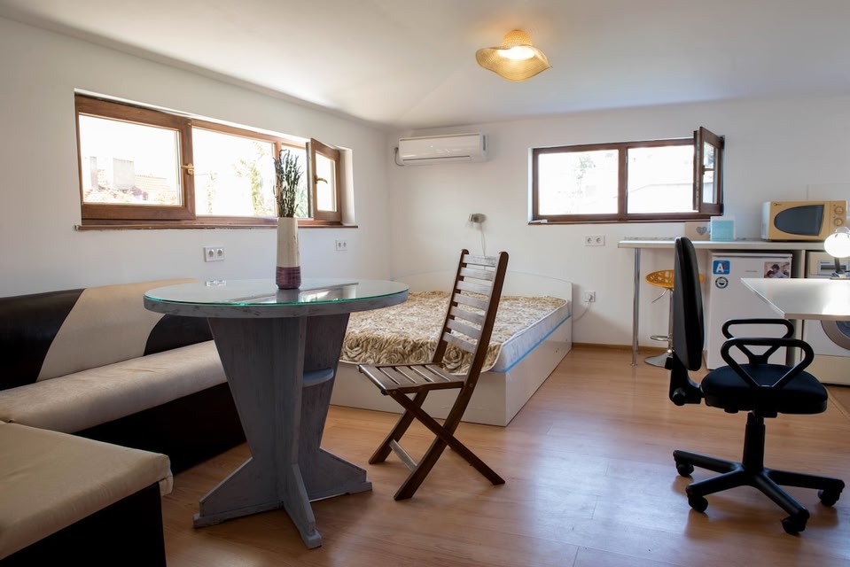 Monolocale romantico "Attico lavanda"