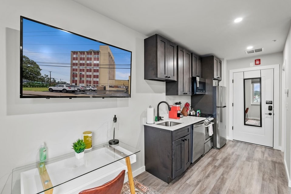 Modern Arty Studio APT 37