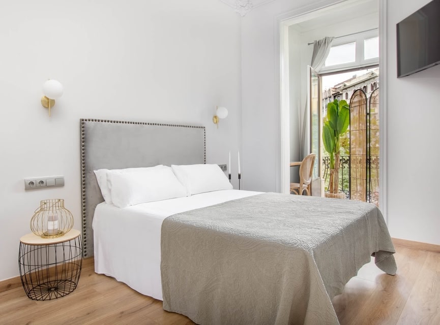 Juliet - Deluxe Double Room With Balcony