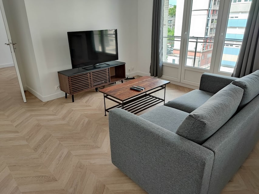 Spacious Flat Close to Metro