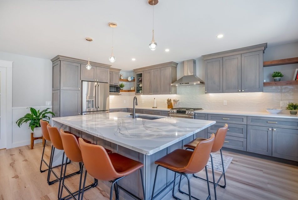 Lux Home - 2 Master Suites | Gameroom | Golf