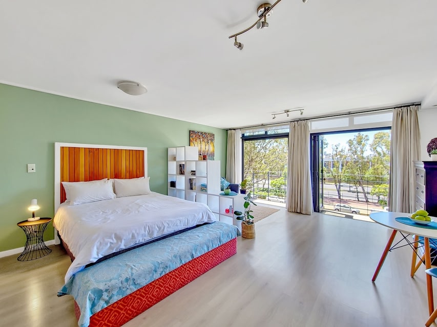 Bright Fully Equipped Studio in Green Point