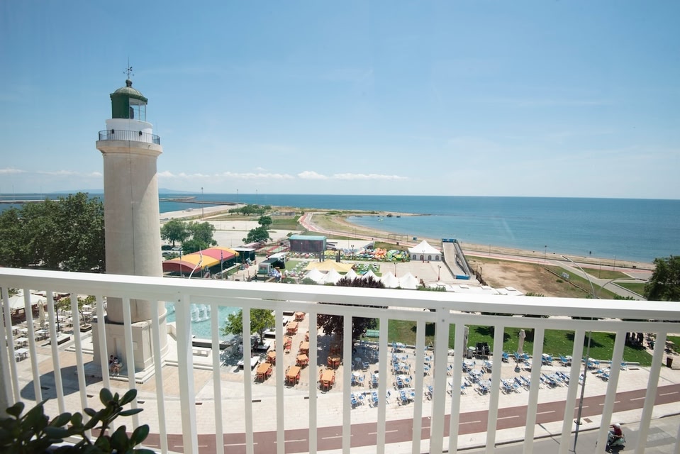 Lighthouse apartments - Red ladybug