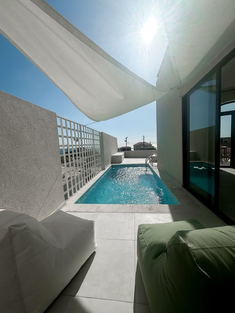 Sol Pool Chalet 1