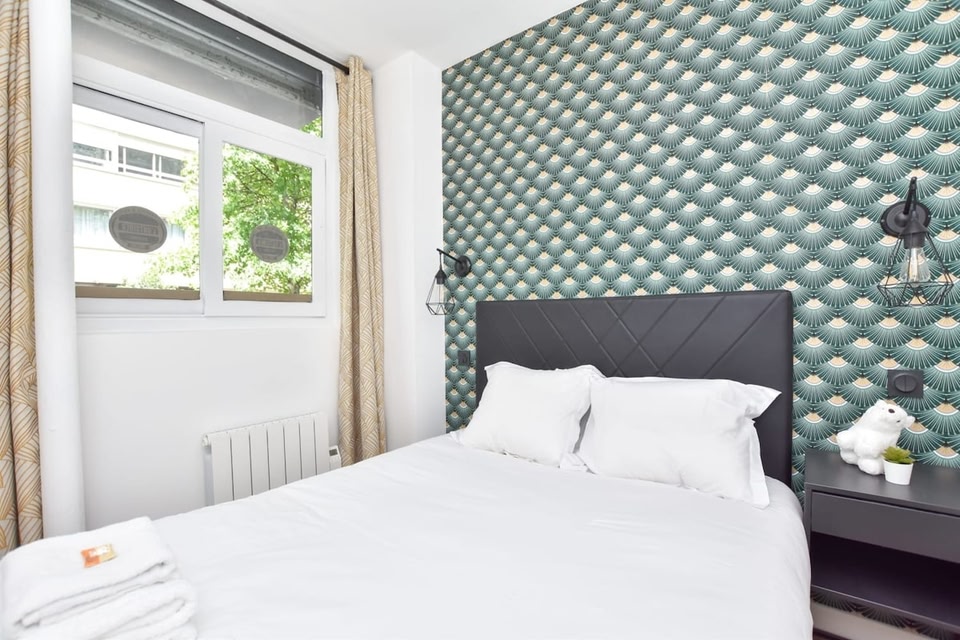 Renovated 2BD Apartment in Parc Belleville
