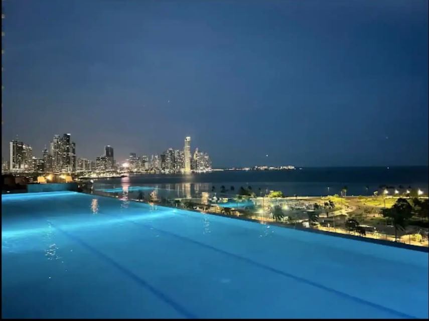Stunning Ocean Front Apt Infinity Pool