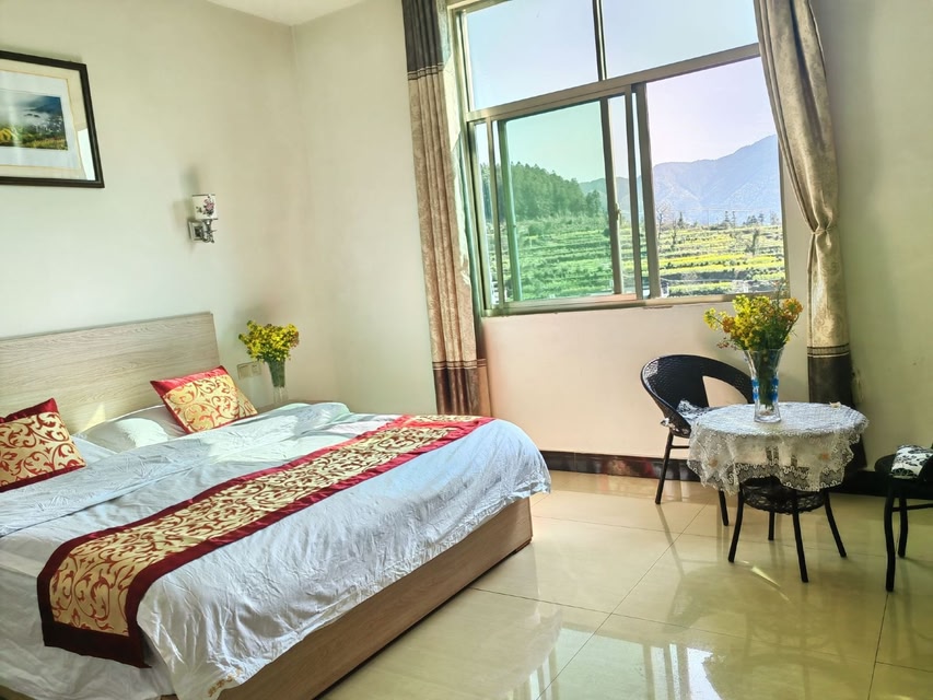 Jiangling Scenery Inn