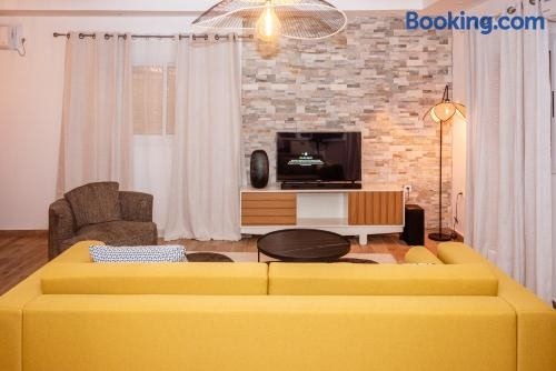 DOUALA Maison Meublée Moderne - Clim - Groupe Electrogène - Wifi ...