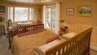 Kiwassa Lake Bed & Breakfast