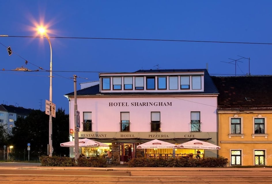 Hotel Sharingham