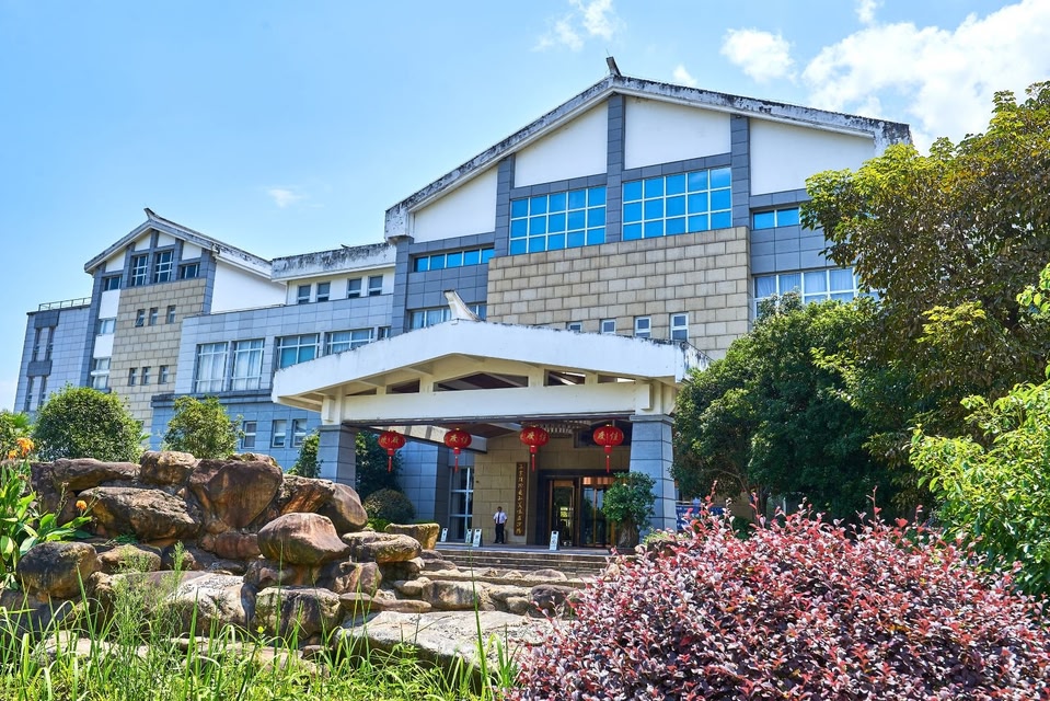 Junhua Hotel