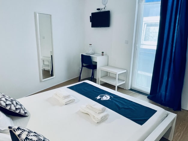 Partenope Hostel and Suites