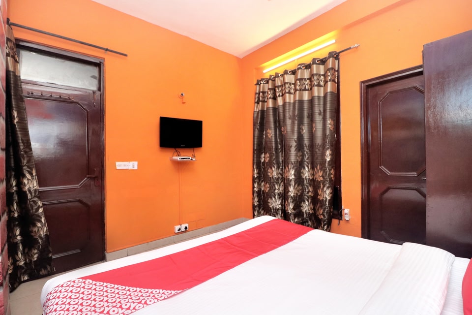 Hotel O Samrat