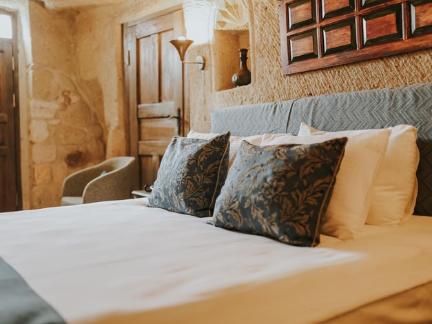 Elaa Cave Hotel