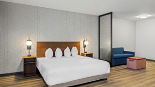 Everhome Suites Portsmouth - Newington by Choice Hotels