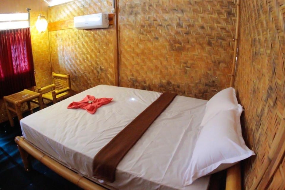 FX72 Beach Resort Maumere