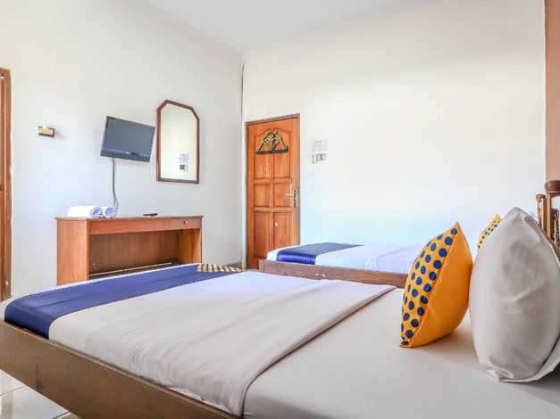 Hotel Candra Adigraha