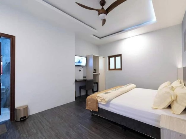 Dhiffushi Tourist Hotel