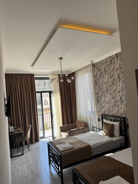 Mony Hotel