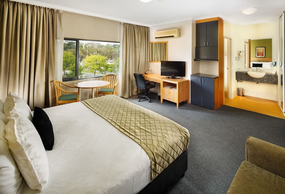 Quality Hotel Woden