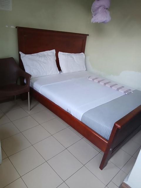 Muffler Motel Bukesa