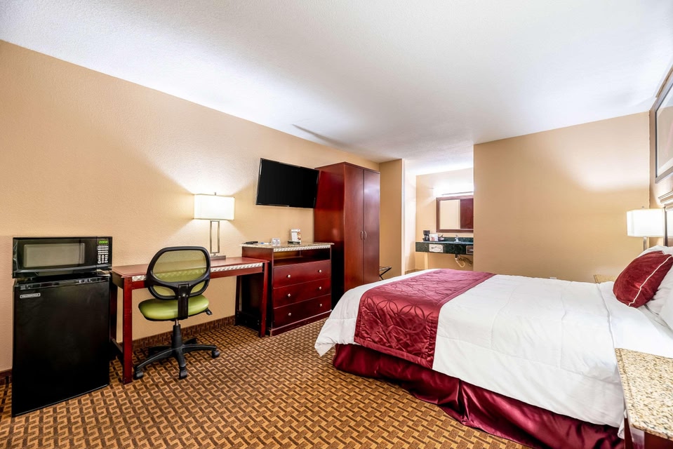 Rodeway Inn Bushnell