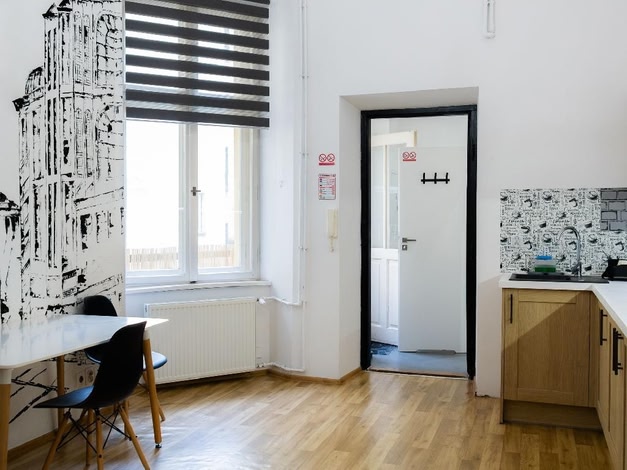 Fivehostel