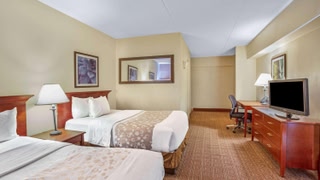 La Quinta Inn & Suites by Wyndham New Haven
