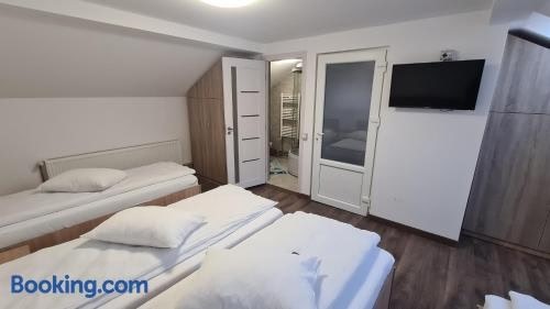 White Apartment Peștera Urșilor
