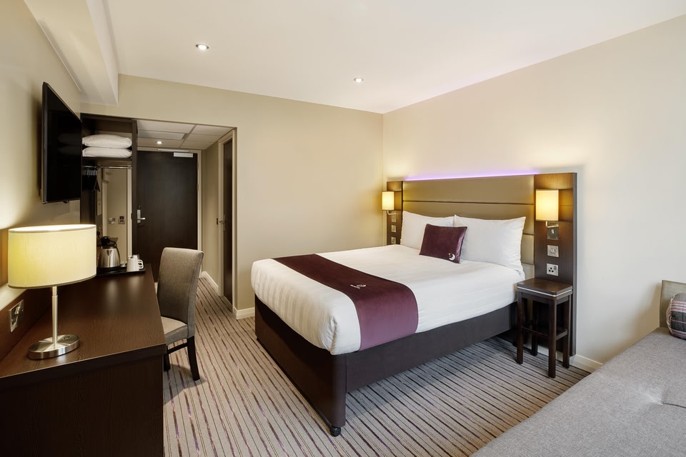 Premier Inn Oldham Central Hotel