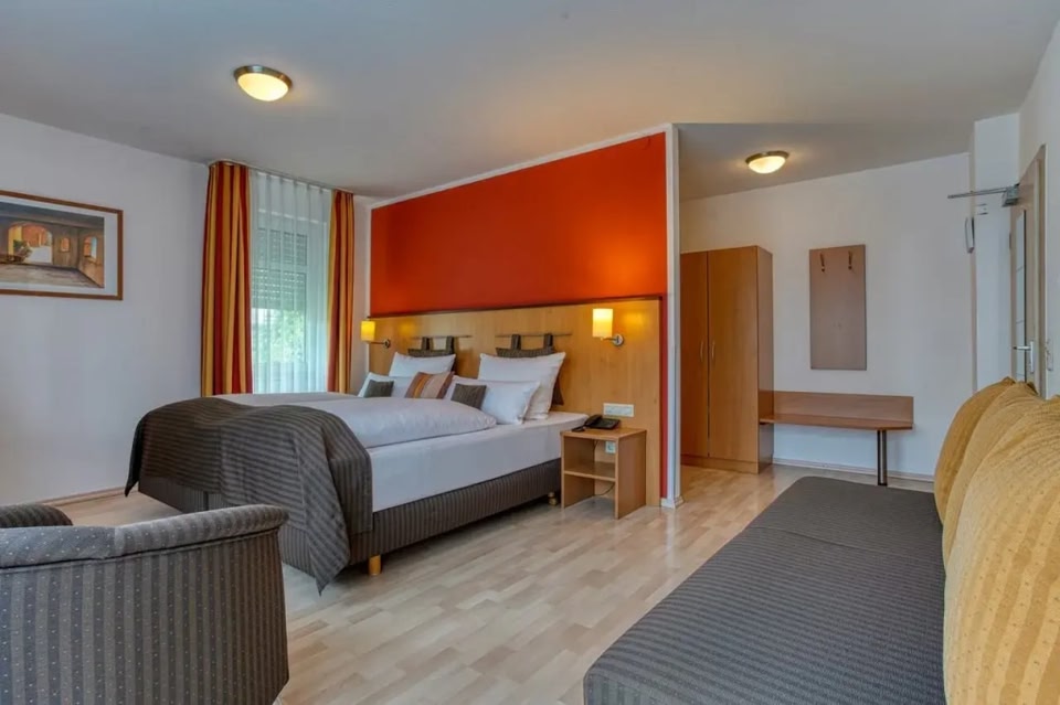 Stuttgart Großbettlingen Hotel by Belvilla