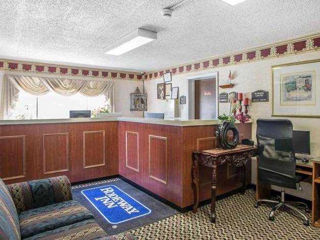Red Roof Inn & Suites Vineland - Buena