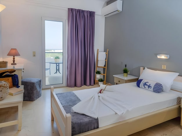 Pasiphae Self Hotel