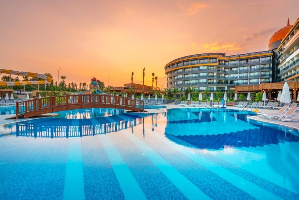 Arnor De Luxe Hotel & Spa