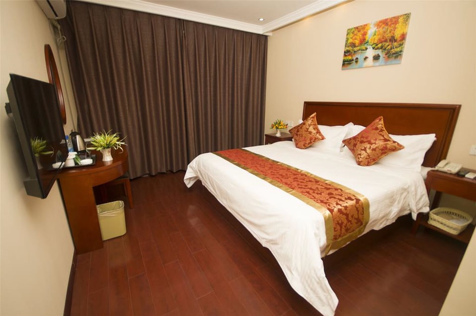 Shell Shanghai Shell Shanghai Pudong New District Disney North Gate Furong Road Hotel ...