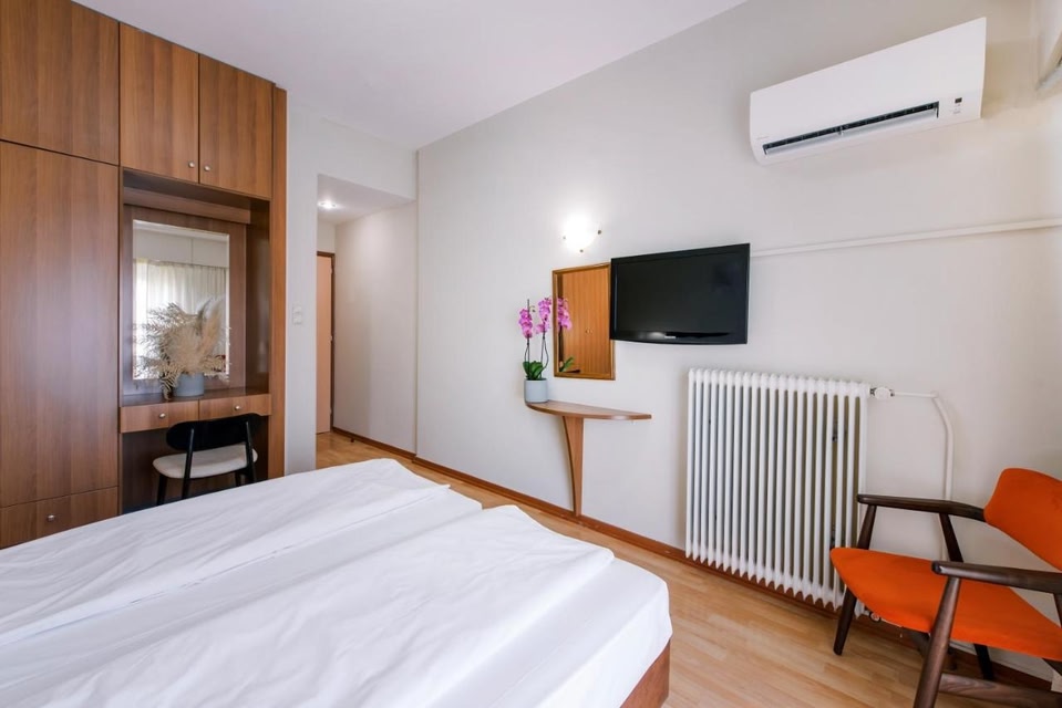 Hotel Cronos