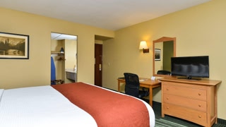 Holiday Inn Express & Suites PHOENIX-TEMPE by IHG