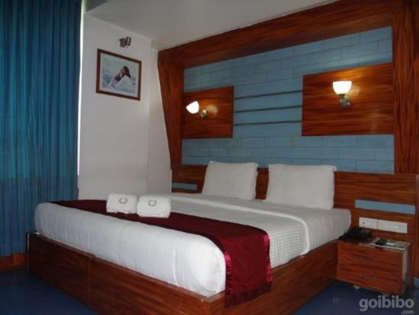 Hotel Monarch Aachal