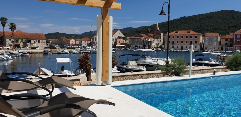 Pascal Villa 7 Nights 1 Free