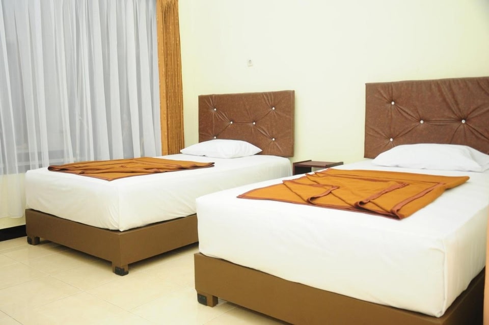 Dena Hotel