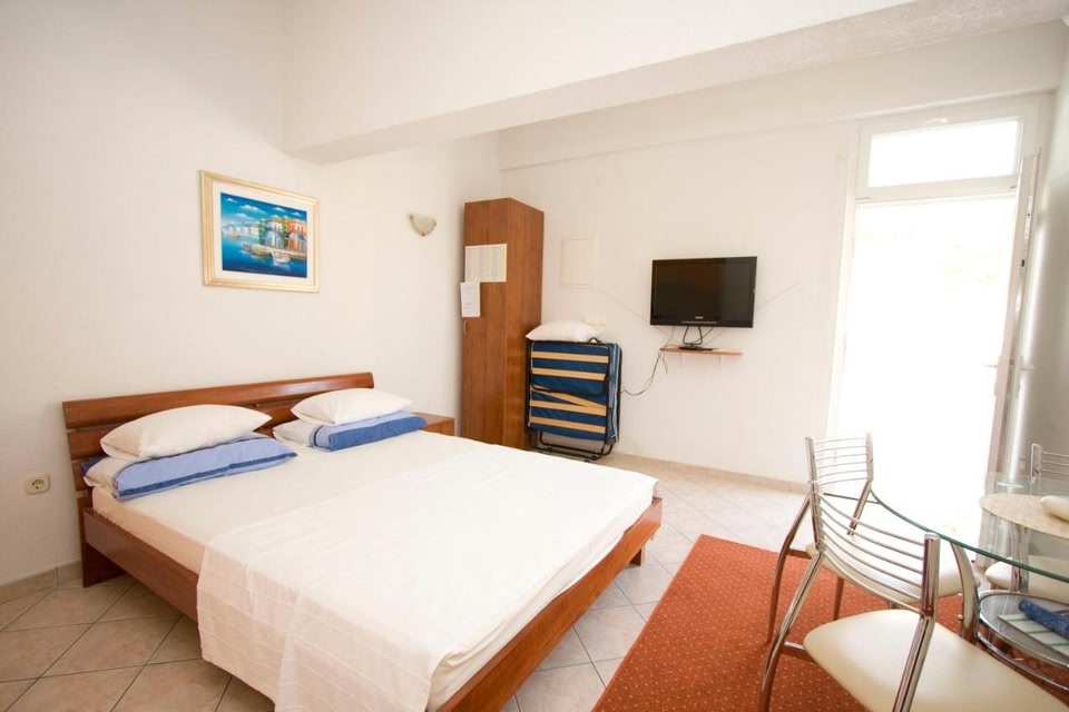 Ella Apartments