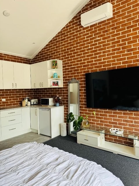 Studio in CBD Bathurst