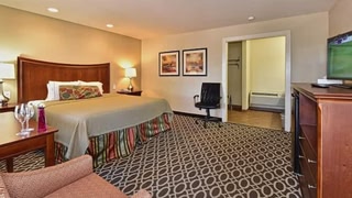 Sunday House Inn and Suites