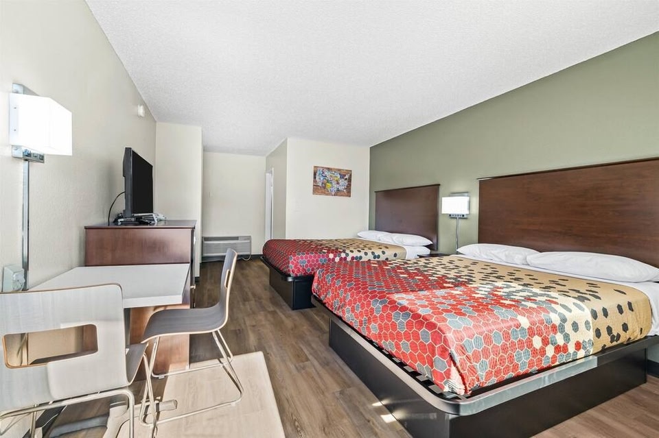 Bend Inn & Suites
