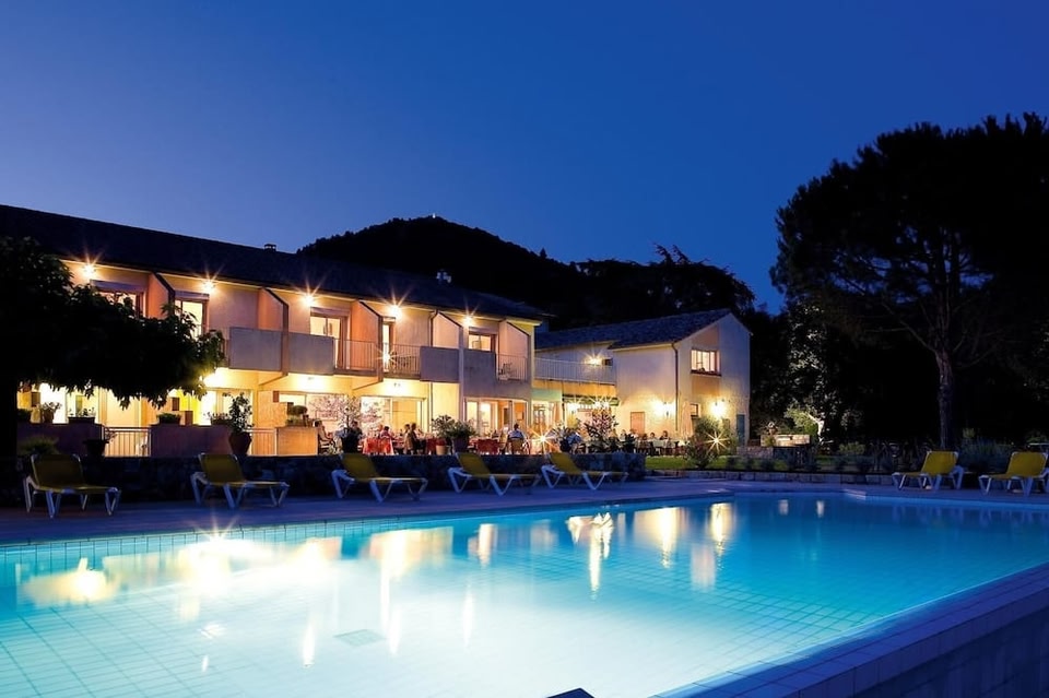 Logis Hotel Le Chene Vert