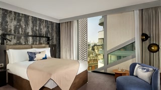 Montcalm East, Autograph Collection
