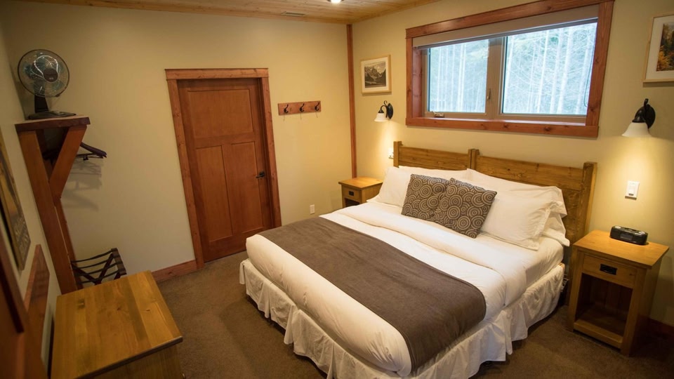 Cedar House Restaurant & Chalets